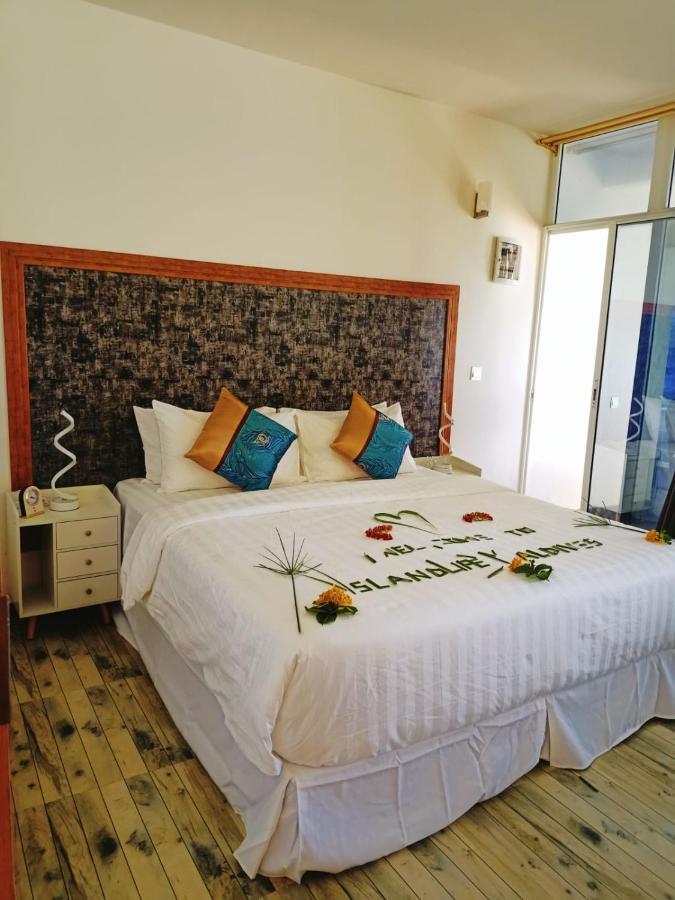 Island Life Maldives Retreat & Spa Magoodhoo 외부 사진